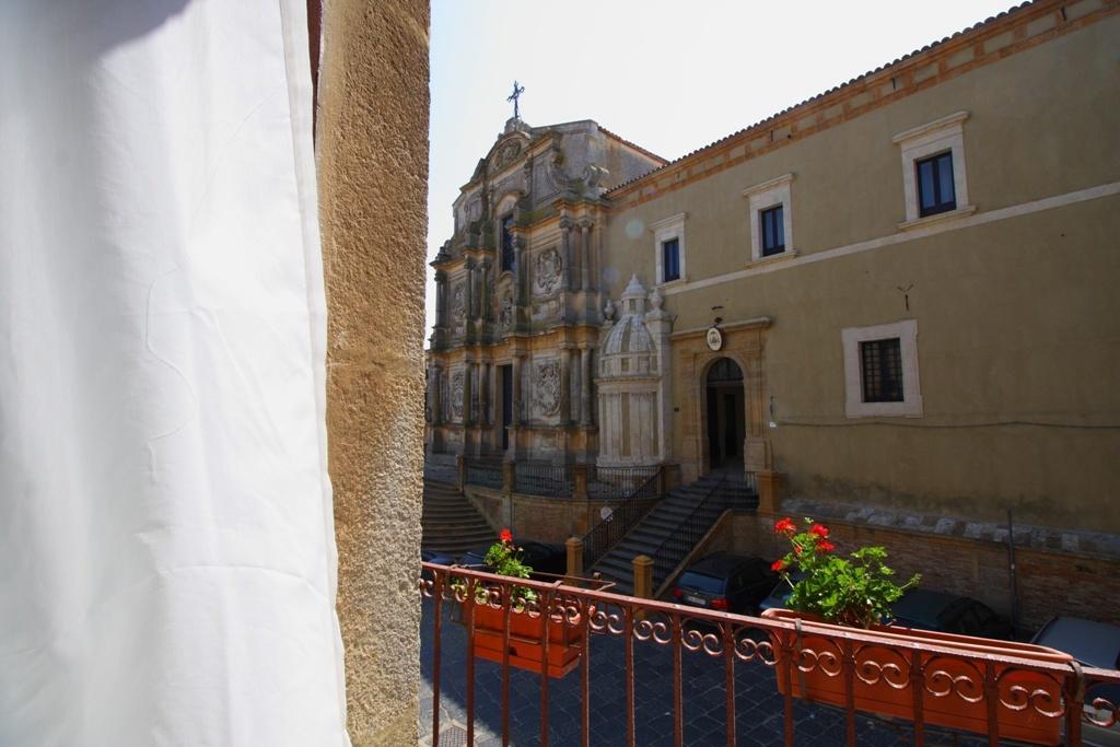 Gualtiero Camere&Suite Caltagirone Exterior foto