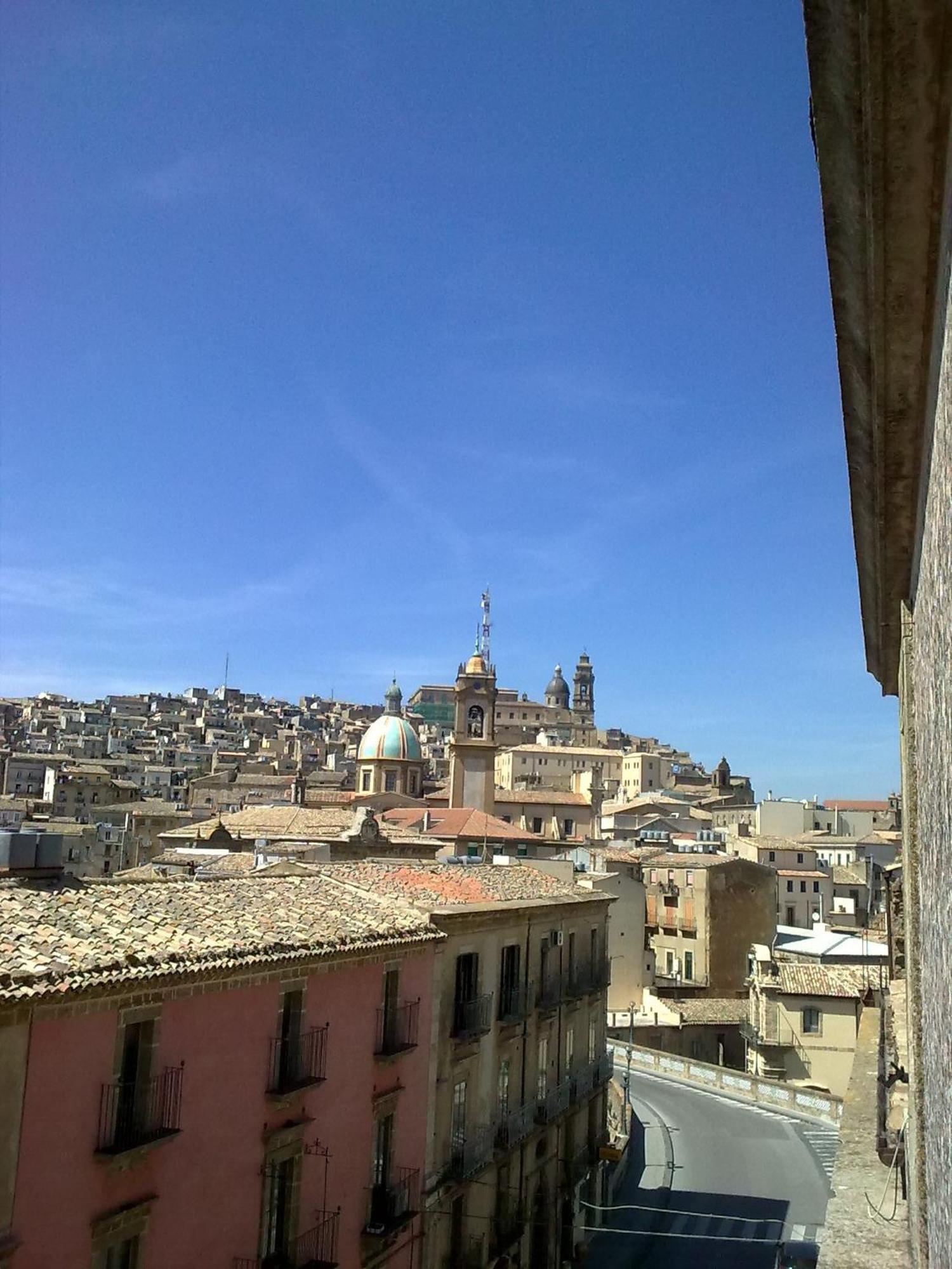 Gualtiero Camere&Suite Caltagirone Exterior foto
